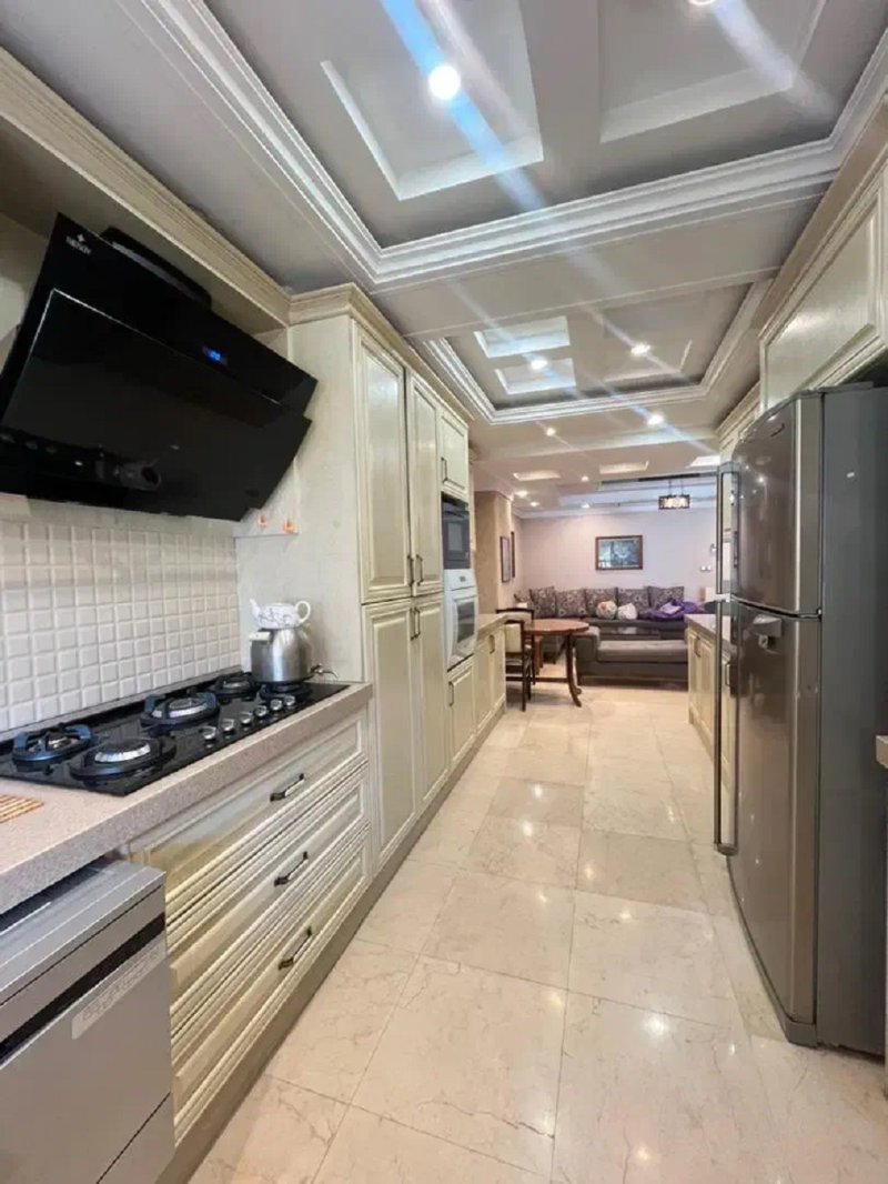 آپارتمان 200 متری سه خوابه در ولنجک تهران13623222709