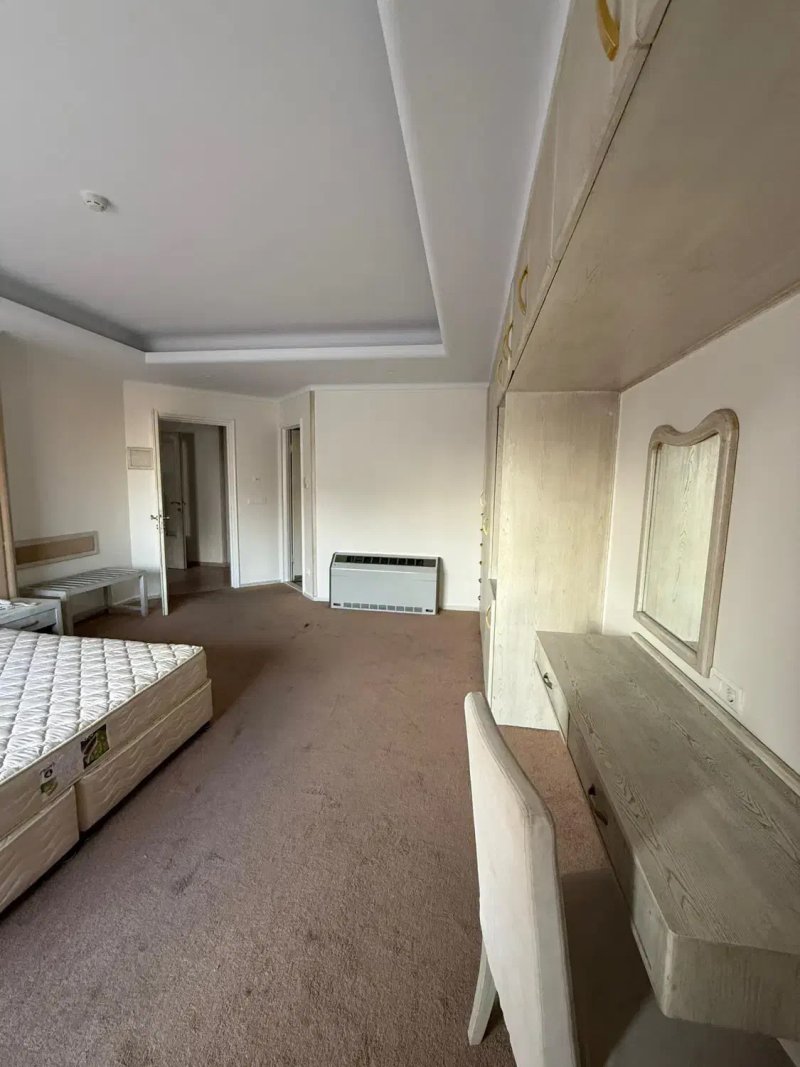 آپارتمان 190 متری سه خوابه در زعفرانیه تهران13623822739