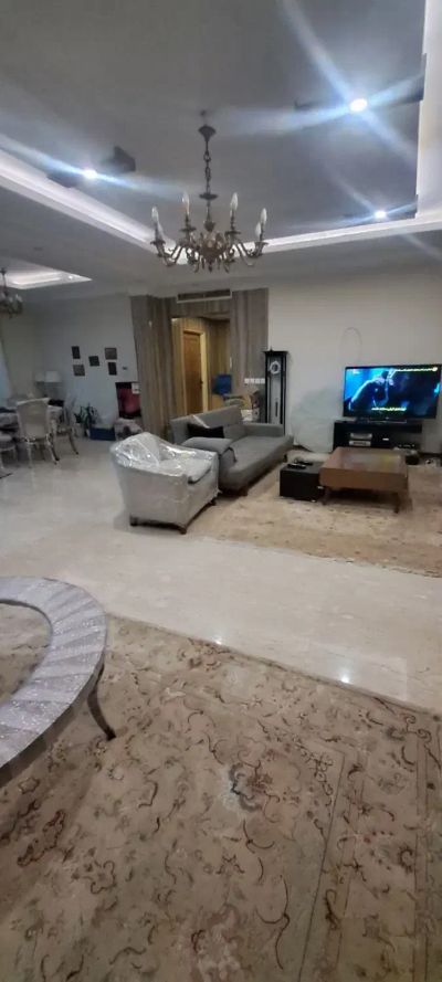 آپارتمان 160 متری سه خوابه در اندرزگو تهران