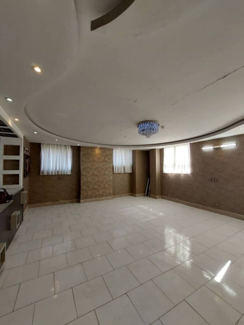 آپارتمان 120 متری سه خوابه در برازنده اصفهان13630422894