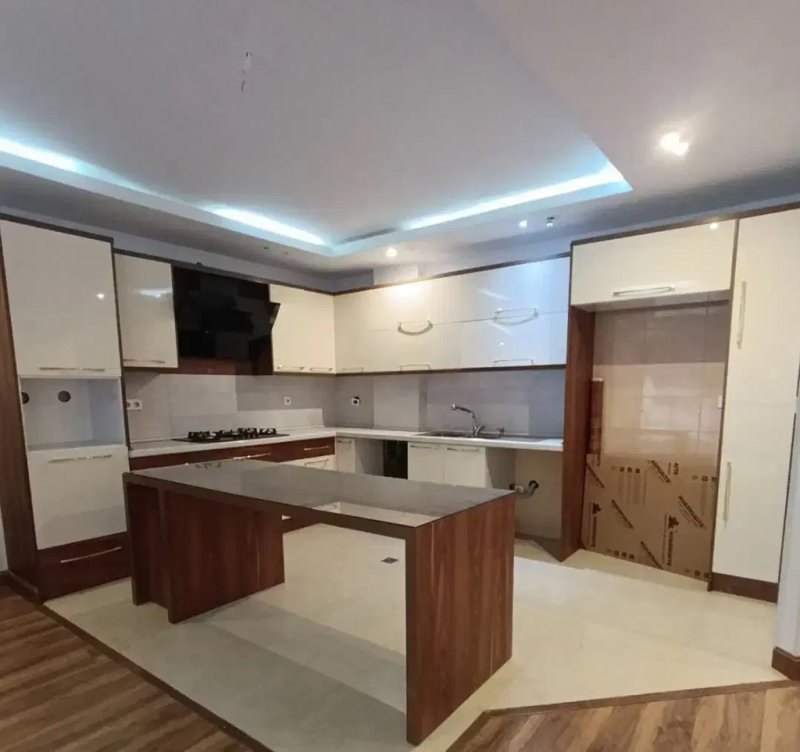 آپارتمان 150 متری سه خوابه در ولنجک تهران13632922946