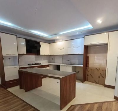 آپارتمان 150 متری سه خوابه در ولنجک تهران