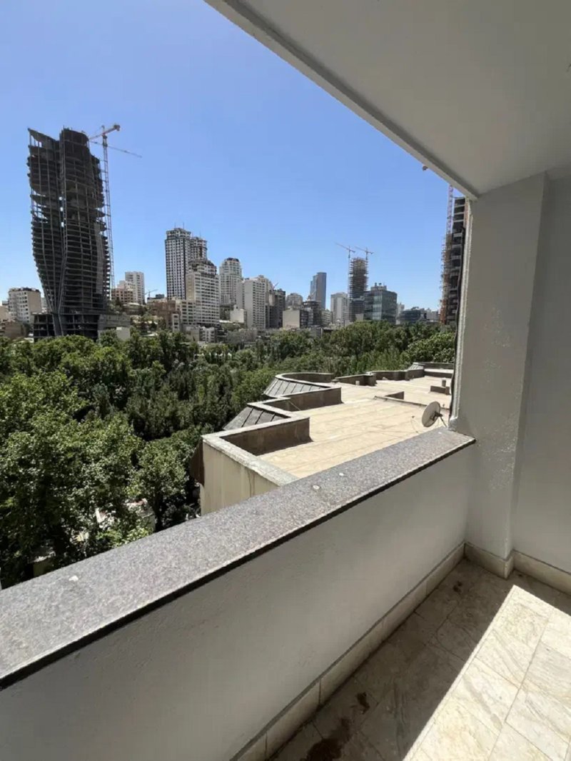 آپارتمان 67 متری یک خوابه در زعفرانیه تهران13639323221