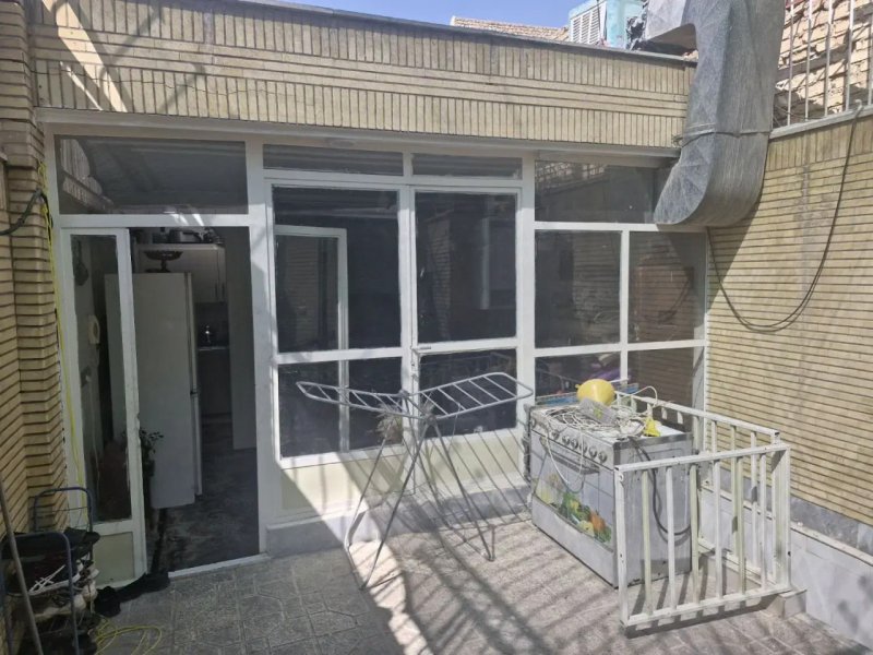 خانه 60 متری یک خوابه در شیخ طوسی غربی اصفهان13635423085