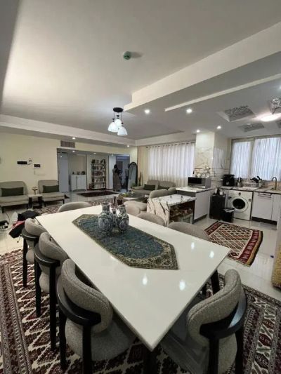 آپارتمان 100 متری دو خوابه در عباسی تهران