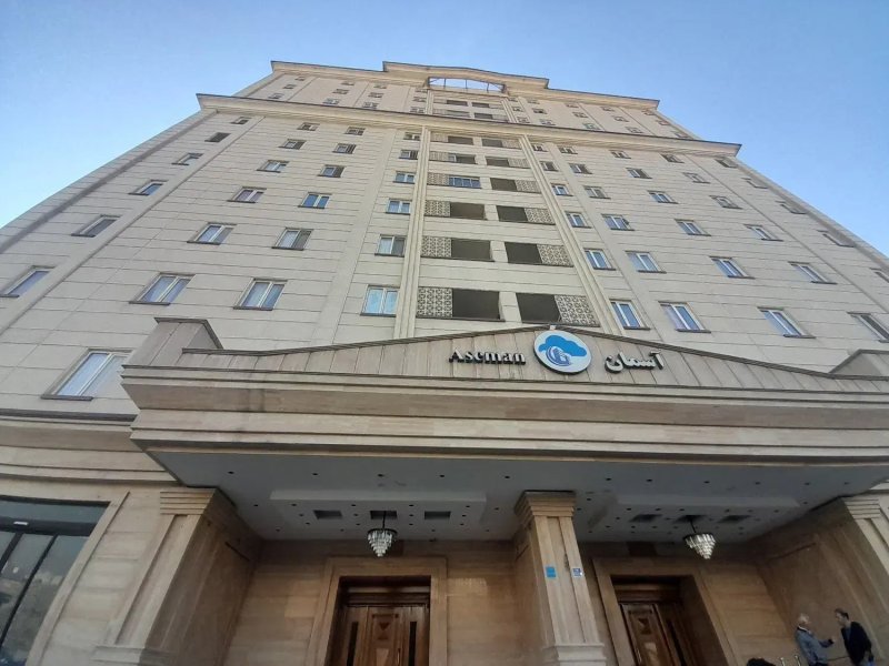 آپارتمان 100 متری دو خوابه در المهدی تهران13639023215