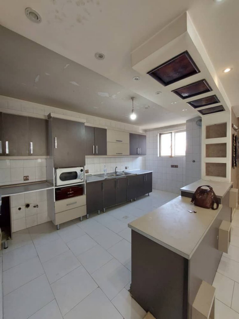 آپارتمان 120 متری سه خوابه در برازنده اصفهان13630422893