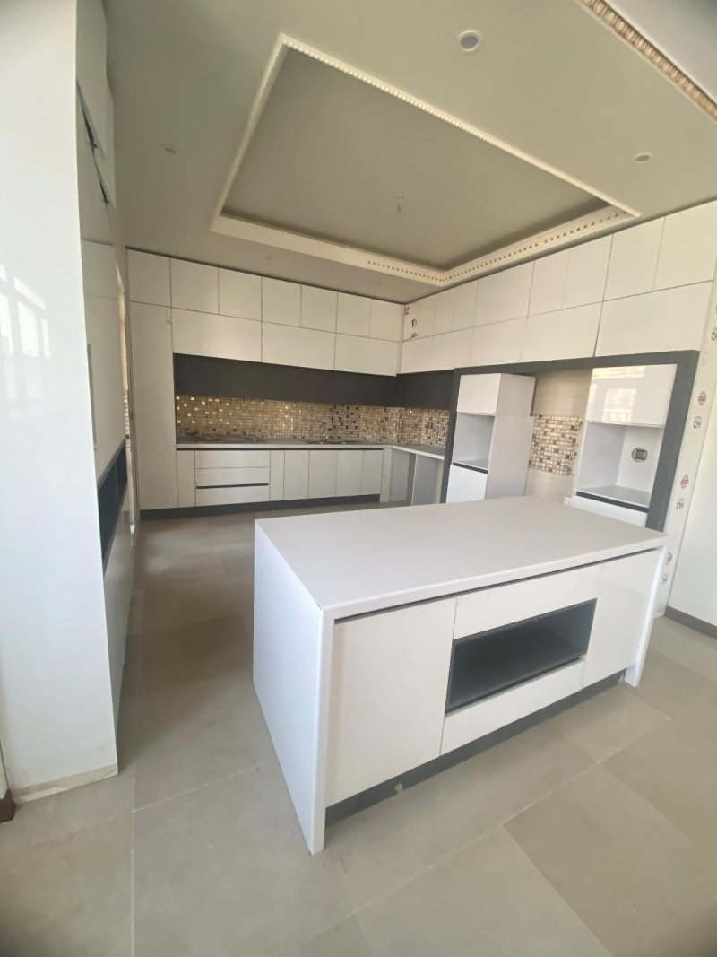 آپارتمان 154 متری سه خوابه در ستارخان تهران13638323190