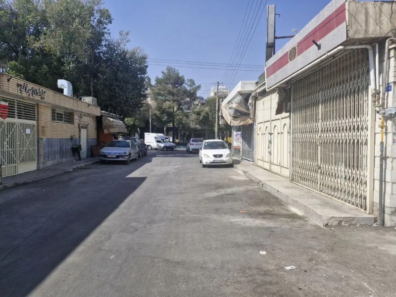 تجاری 18 متری در شیخ طوسی غربی اصفهان13634623029