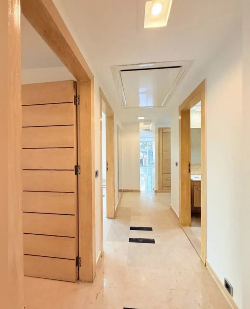 آپارتمان 190 متری سه خوابه در زعفرانیه تهران13639823236