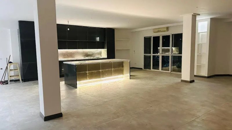 آپارتمان 220 متری سه خوابه در زعفرانیه تهران13642623318