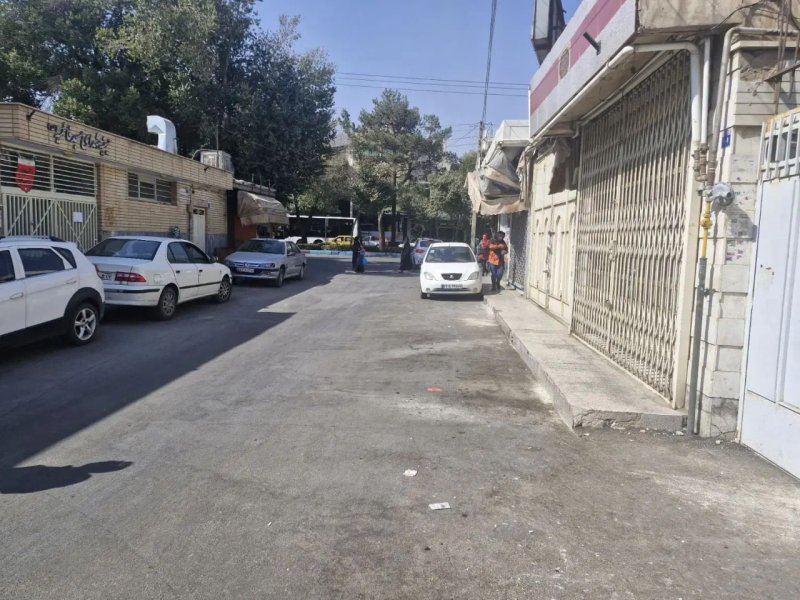 تجاری 18 متری در شیخ طوسی غربی اصفهان13634623030