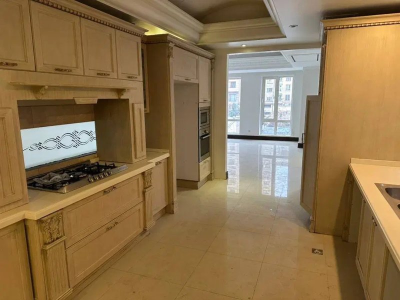 آپارتمان 230 متری سه خوابه در زعفرانیه تهران13642023291