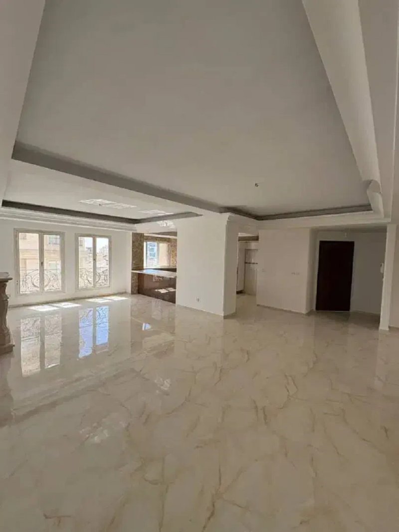 آپارتمان 190 متری سه خوابه در امام زاده قاسم تهران13638623203