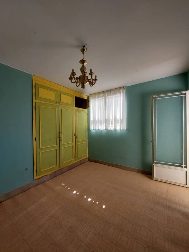 آپارتمان 120 متری سه خوابه در برازنده اصفهان13630422897