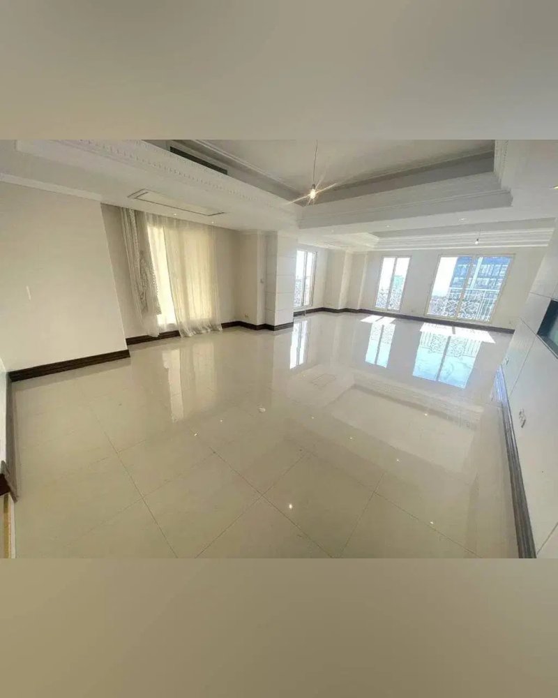 آپارتمان 230 متری سه خوابه در زعفرانیه تهران13642023295