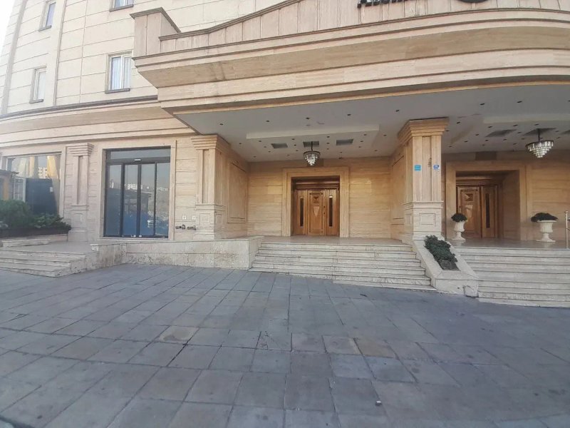 آپارتمان 100 متری دو خوابه در المهدی تهران13639023214