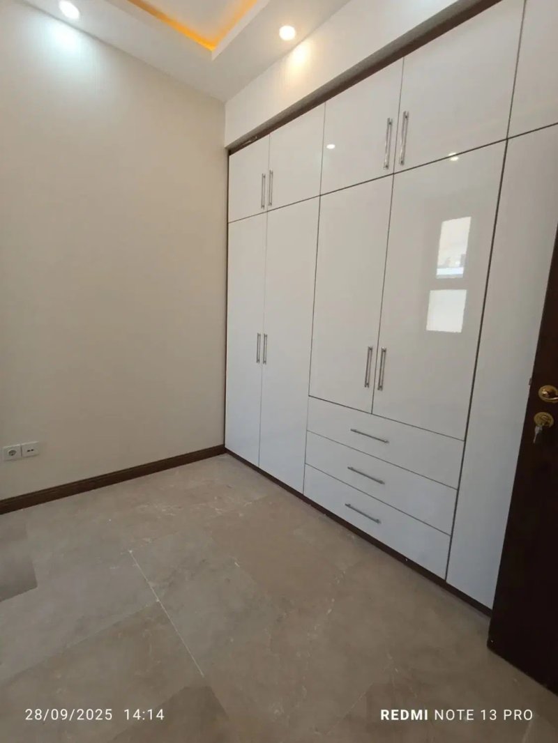 آپارتمان 100 متری دو خوابه در ولنجک تهران13632522937