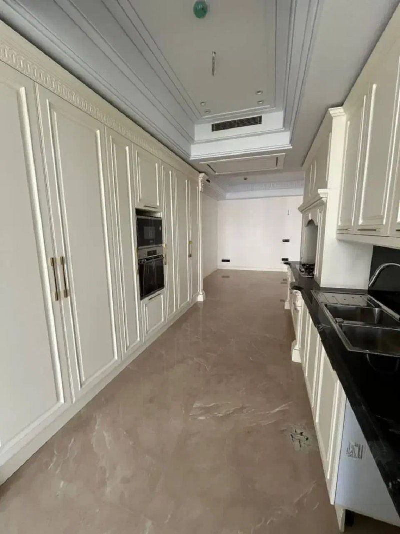 آپارتمان 250 متری سه خوابه در زعفرانیه تهران13642123305