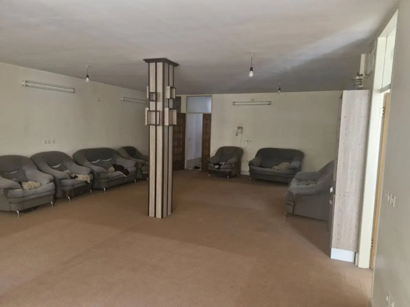 خانه 240 متری چهارخوابه در شیخ طوسی غربی اصفهان13634022982