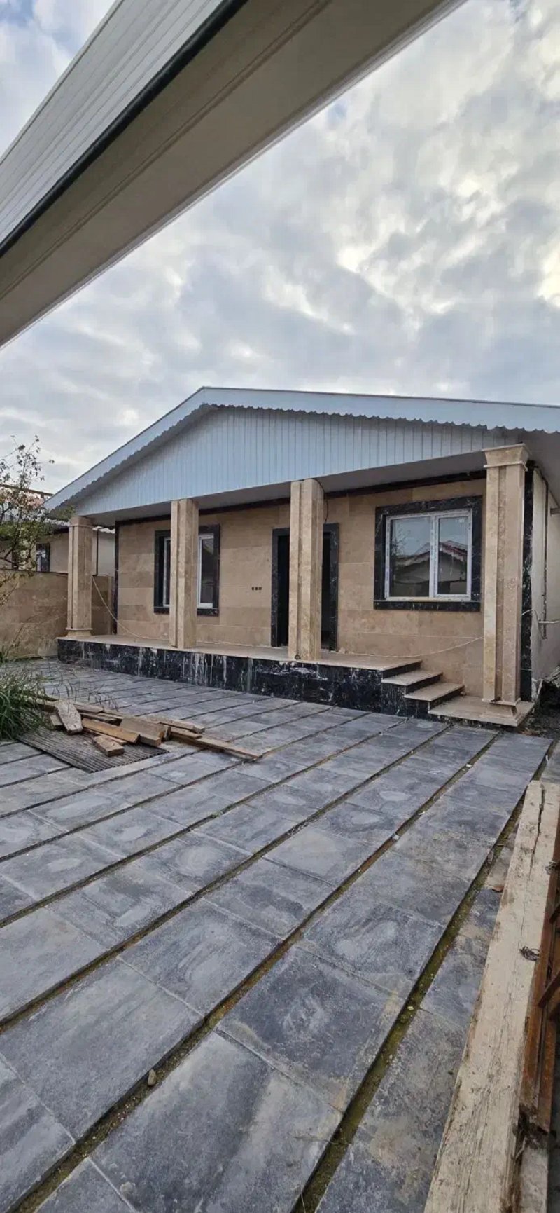 ویلا 200 متری دو خوابه در زیباکنار13635223078