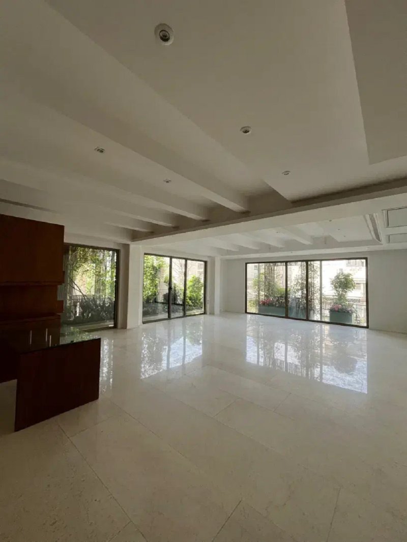 آپارتمان 365 متری چهارخوابه در زعفرانیه تهران13640123239