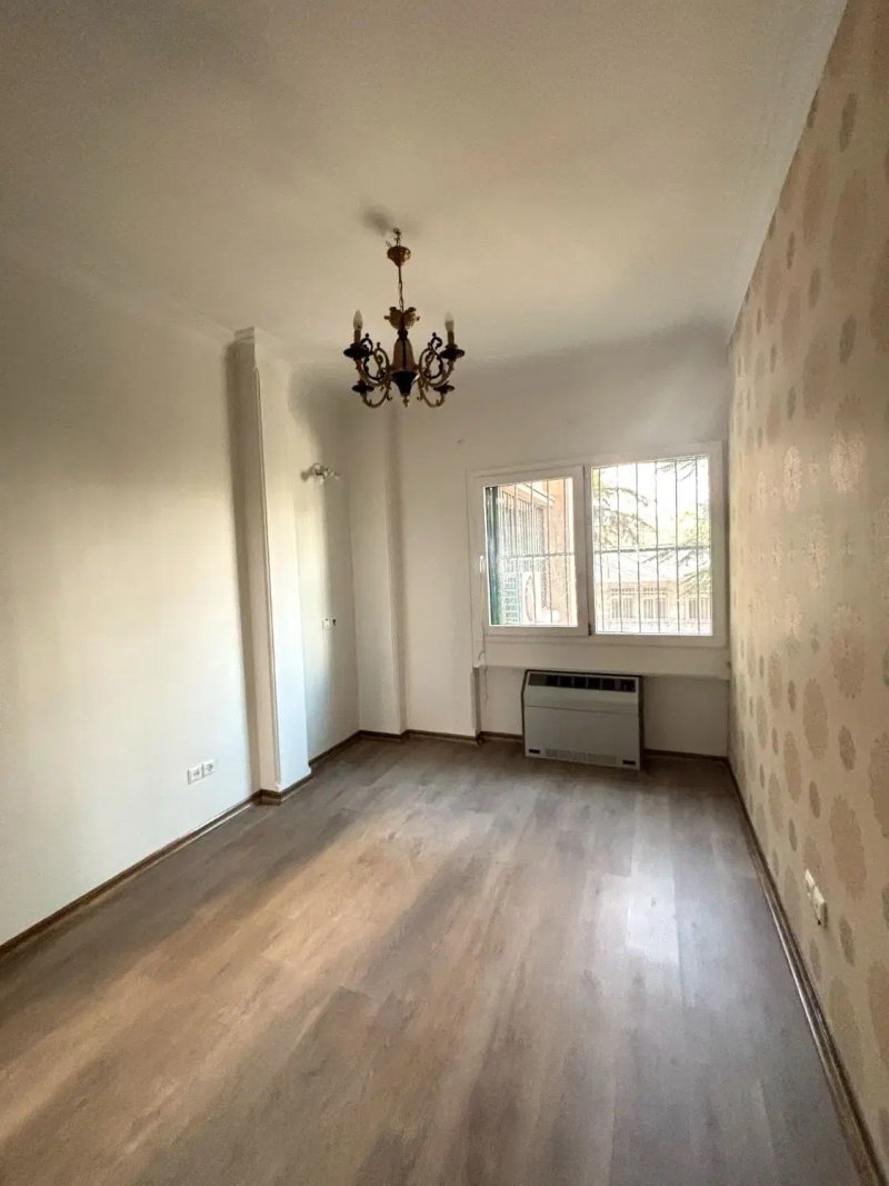 آپارتمان 230 متری چهارخوابه در زعفرانیه تهران13641423274