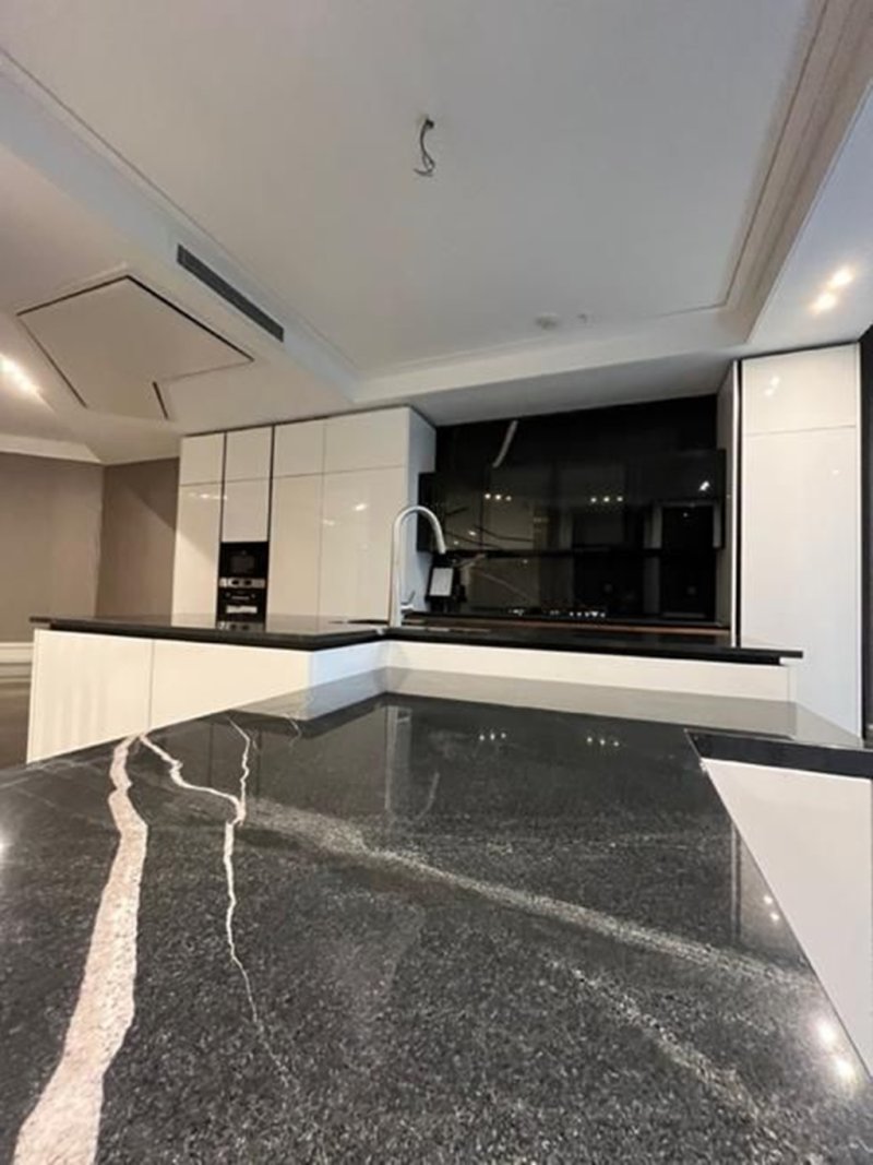 آپارتمان 310 متری چهارخوابه در نیاوران تهران13647023410