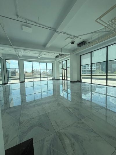 اداری 300 متری دو خوابه در فرمانیه تهران