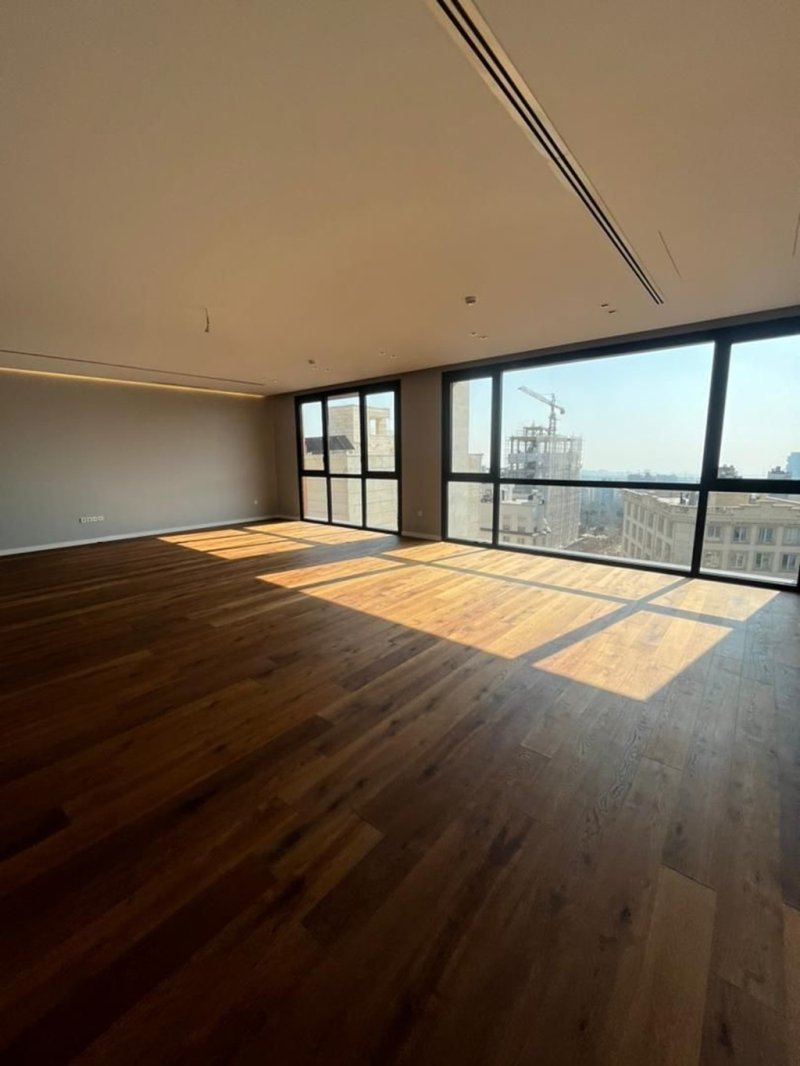 آپارتمان 310 متری چهارخوابه در نیاوران تهران13647023408