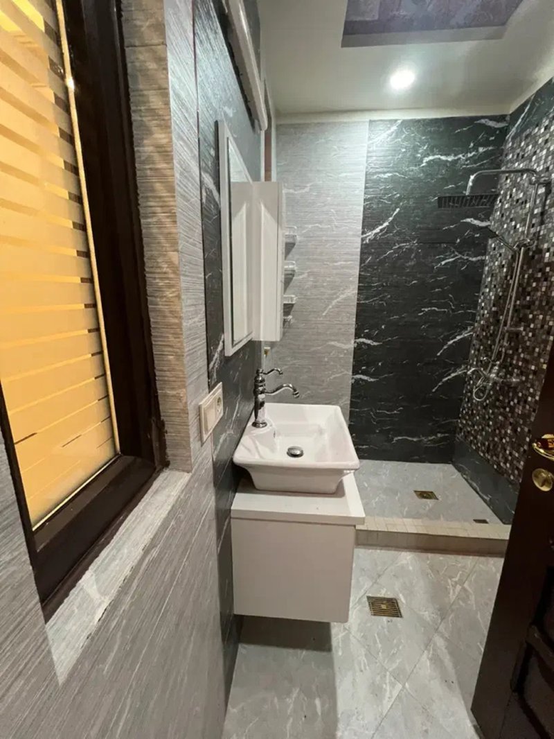 آپارتمان 180 متری سه خوابه در قیطریه تهران13654623499