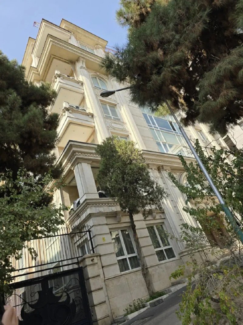 آپارتمان 265 متری چهارخوابه در فرمانیه تهران13654023481