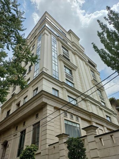 آپارتمان 350 متری چهارخوابه در فرمانیه شرقی تهران