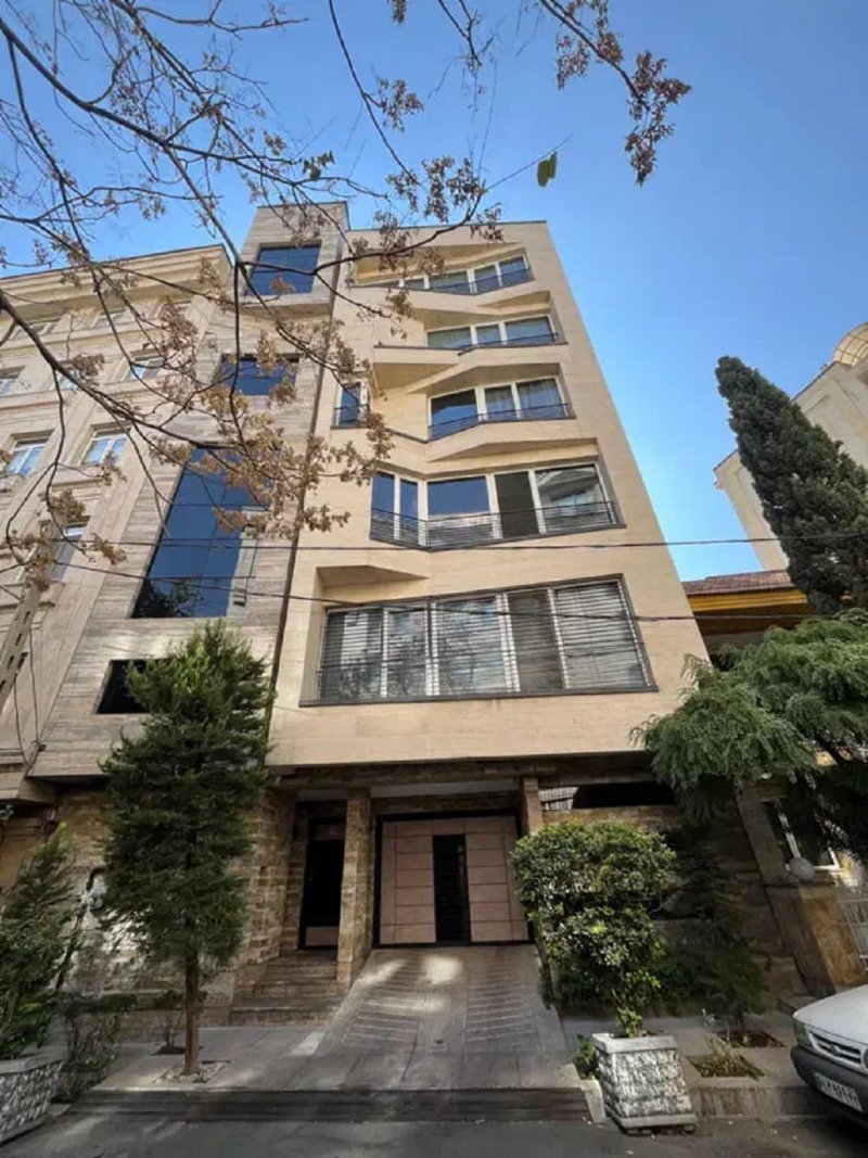 آپارتمان 230 متری سه خوابه در کامرانیه جنوبی تهران13654123482