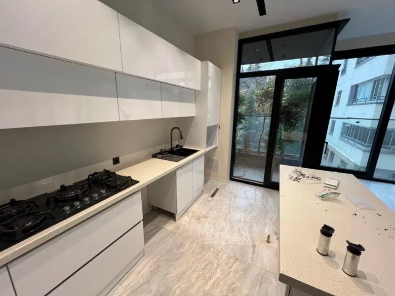 آپارتمان 170 متری سه خوابه در آجودانیه تهران13653323462