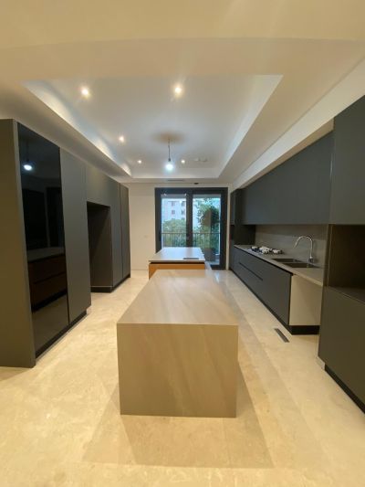 آپارتمان 240 متری سه خوابه در پاسداران تهران