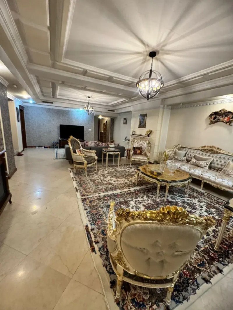 آپارتمان 145 متری سه خوابه در هروی تهران13662223645