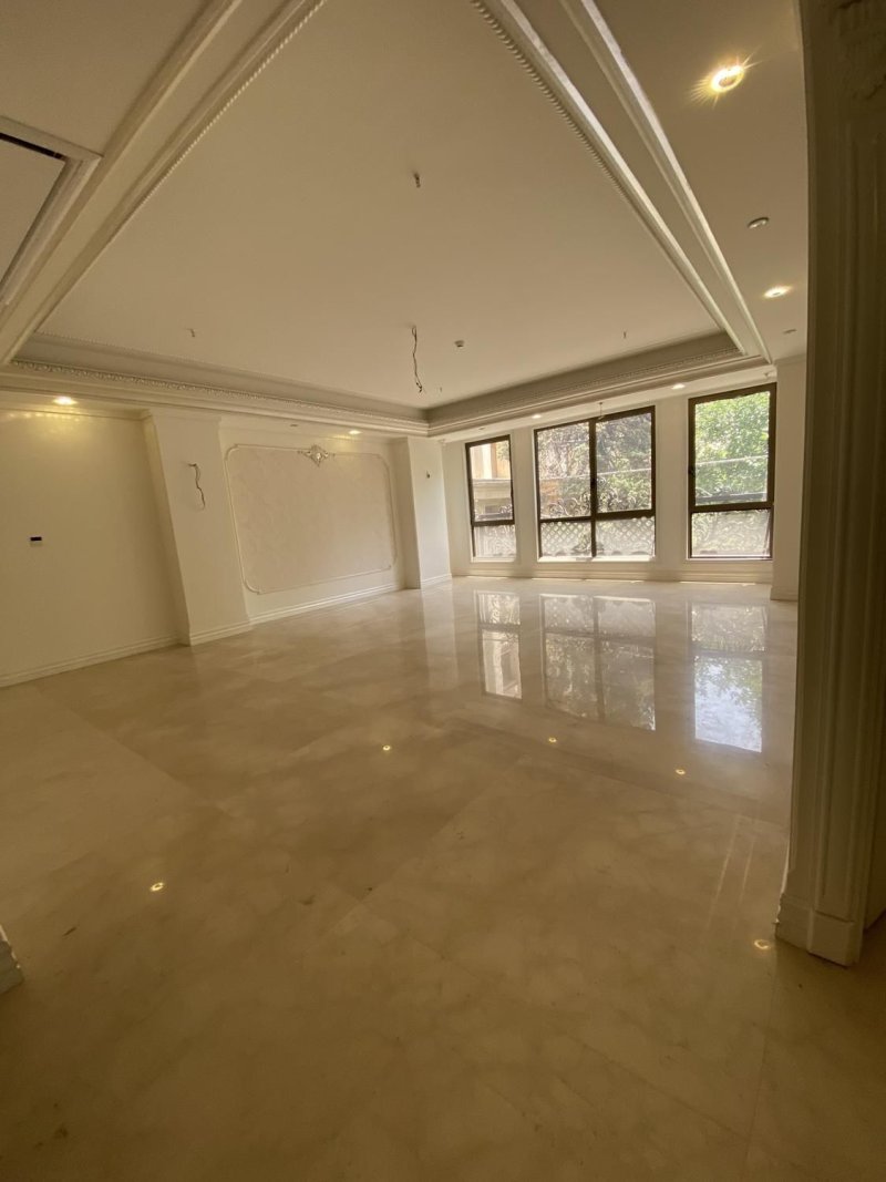 آپارتمان 201 متری سه خوابه در پاسداران تهران13660723587