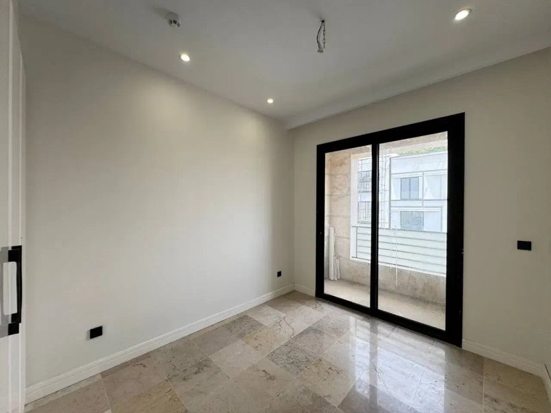 آپارتمان 185 متری سه خوابه در پاسداران تهران13664523719