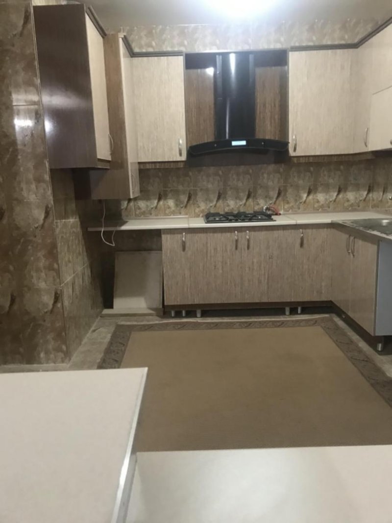 آپارتمان 130 متری سه خوابه در بلوار جمهوری یزد13662823686