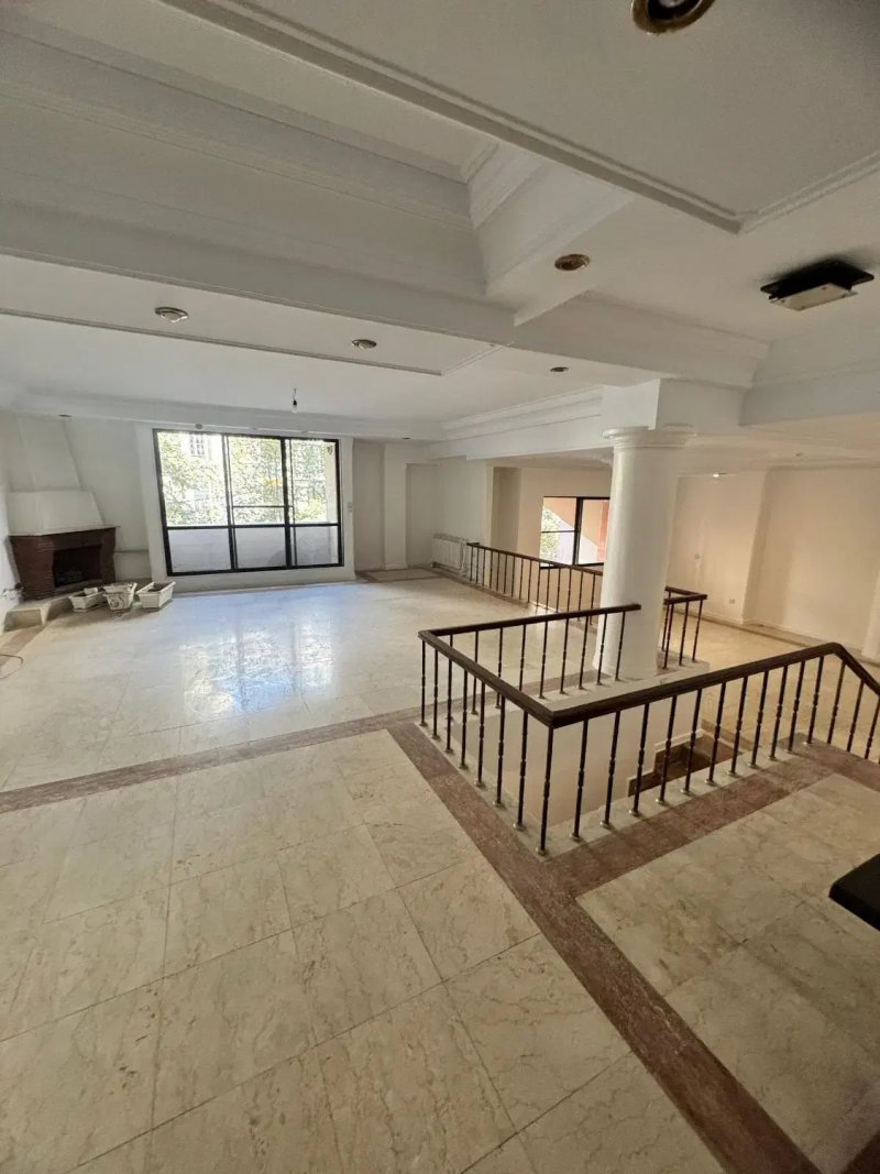 آپارتمان 230 متری سه خوابه در پاسداران تهران13662323653