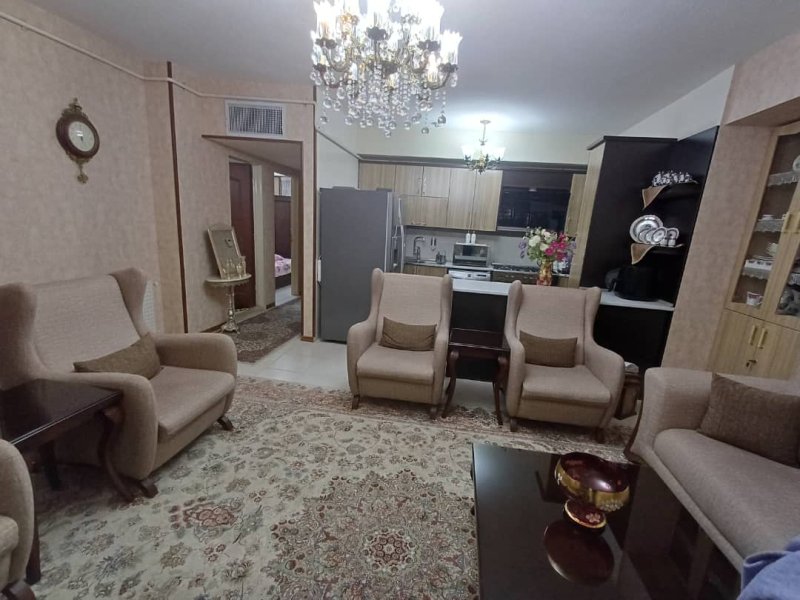 آپارتمان 82 متری دو خوابه در بلوار جمهوری یزد13663523693