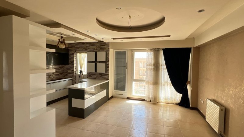 آپارتمان 82 متری دو خوابه در بلوار جمهوری یزد13663223689