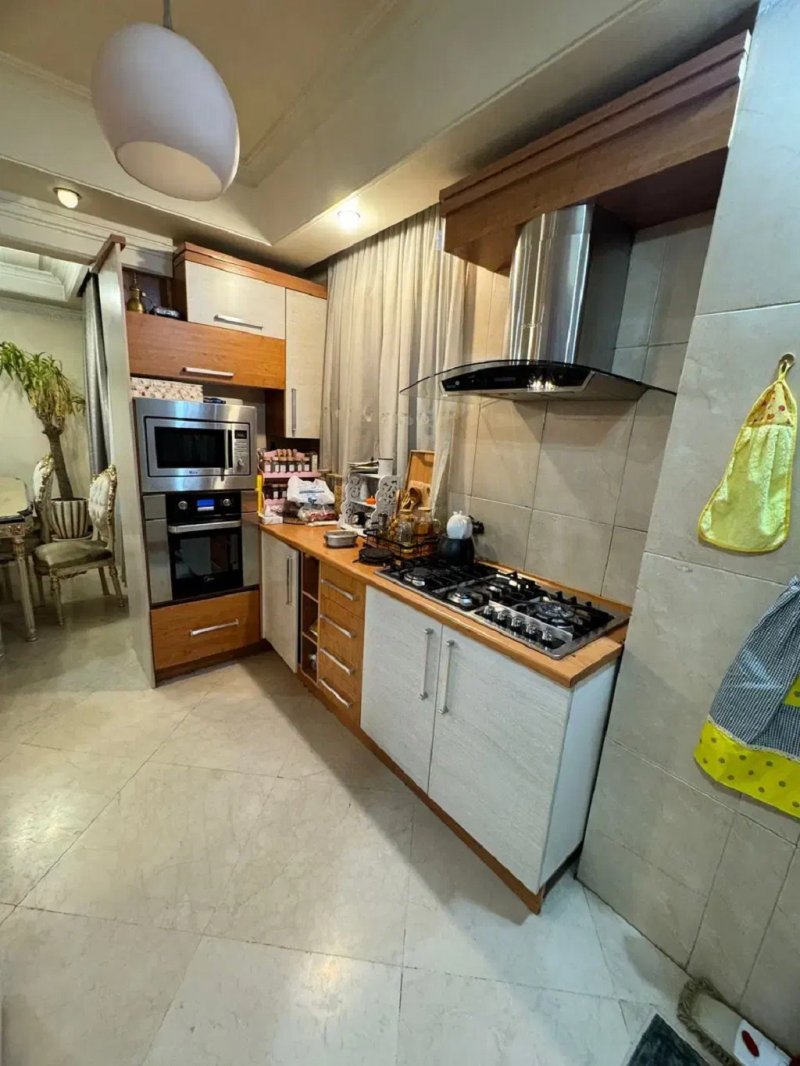 آپارتمان 145 متری سه خوابه در هروی تهران13662223648