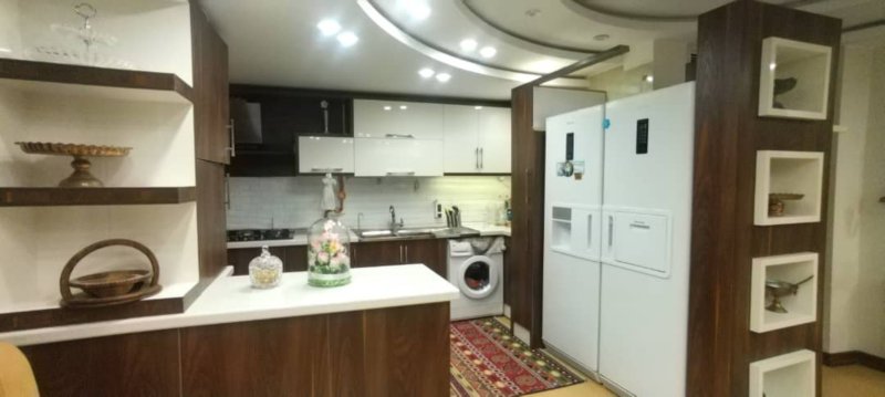 آپارتمان 82 متری دو خوابه در بلوار جمهوری یزد13663123688