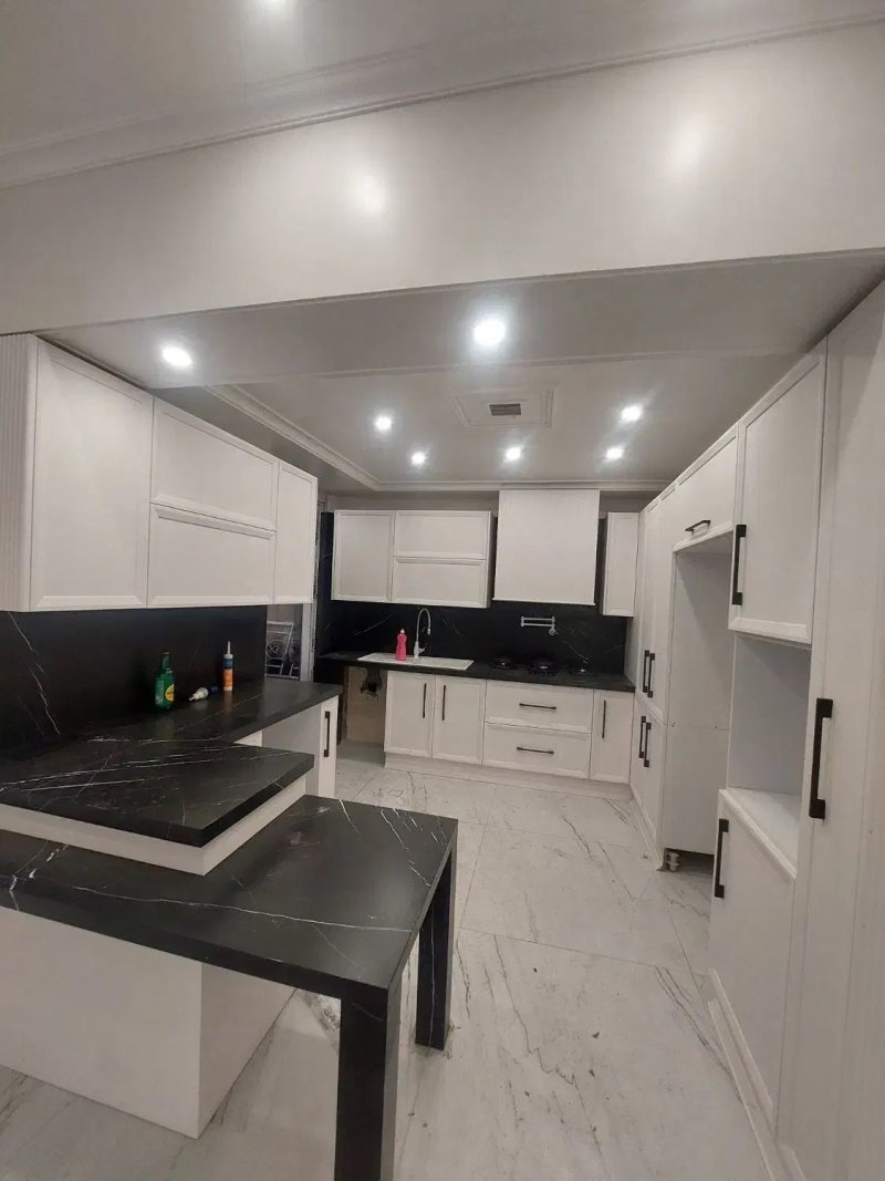 آپارتمان 90 متری دو خوابه در دروس تهران13660023565