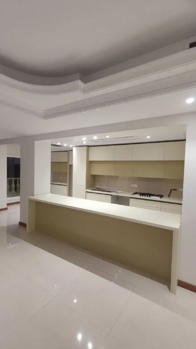 آپارتمان 200 متری سه خوابه در پاسداران تهران13662423667