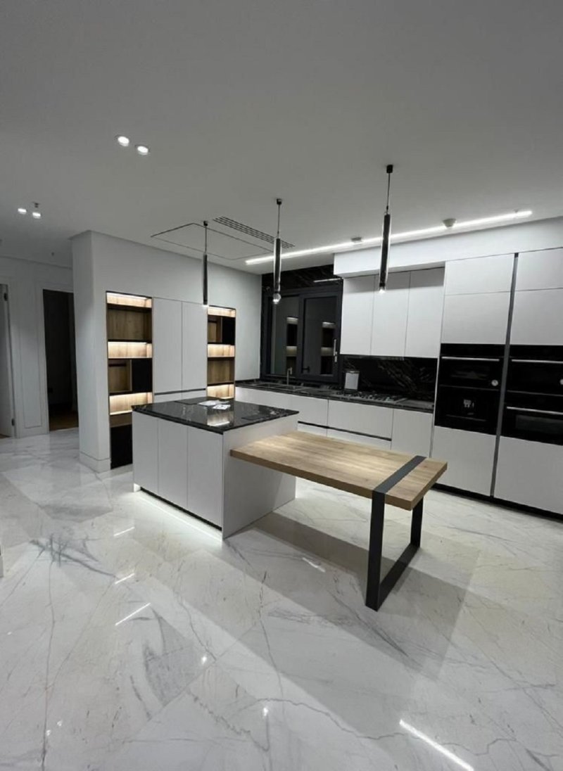 آپارتمان 260 متری چهارخوابه در پاسداران تهران13661223613