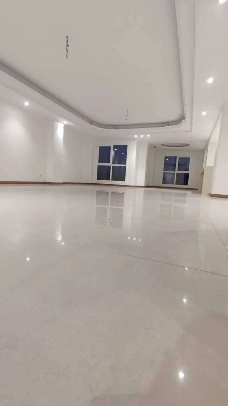 آپارتمان 200 متری سه خوابه در پاسداران تهران13662423664