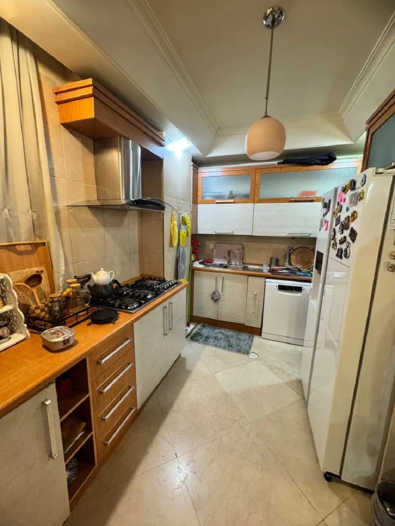 آپارتمان 145 متری سه خوابه در هروی تهران13662223647